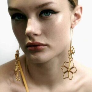 ✨Zara Floral Drop Earrings ✨🔥✨